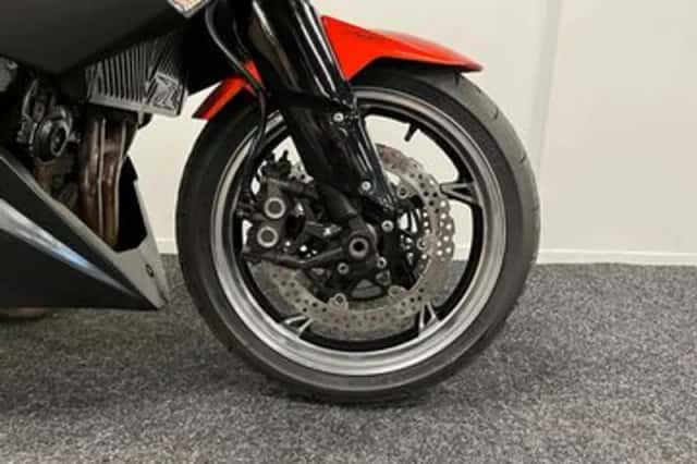 Kawasaki Z1000 (2011) thumbnail 5