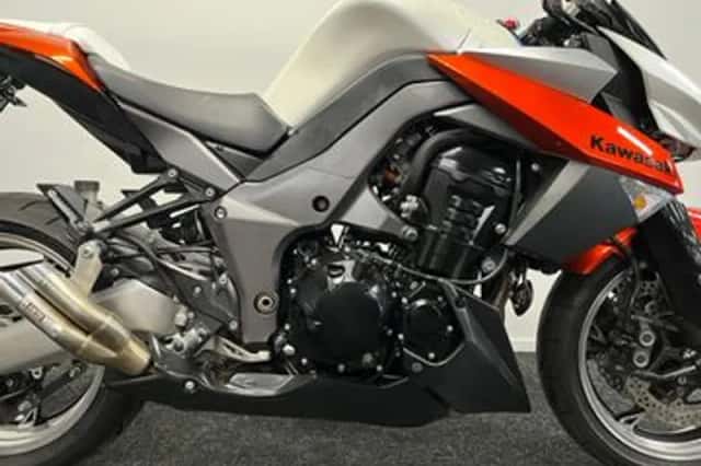Kawasaki Z1000 (2011) thumbnail 6