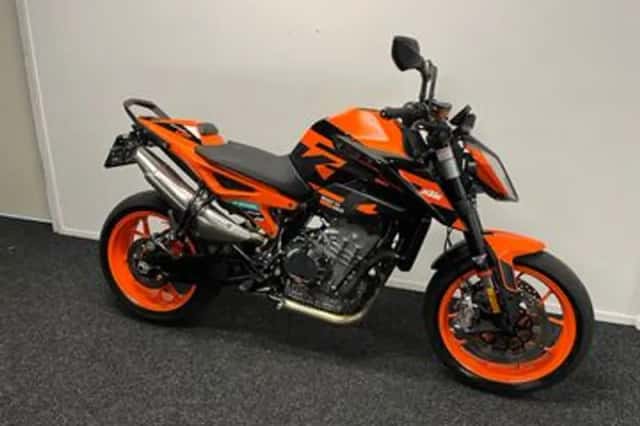 KTM 890 Duke GP (2022) thumbnail 3