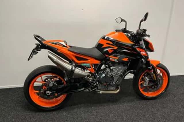 KTM 890 Duke GP (2022) thumbnail 4