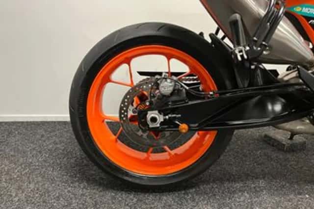 KTM 890 Duke GP (2022) thumbnail 6