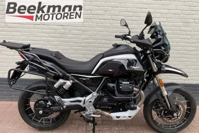 Moto Guzzi V85 TT (2024) thumbnail 2