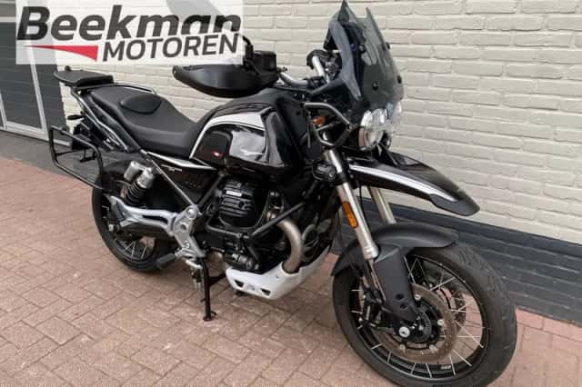 Moto Guzzi V85 TT (2024) thumbnail 3