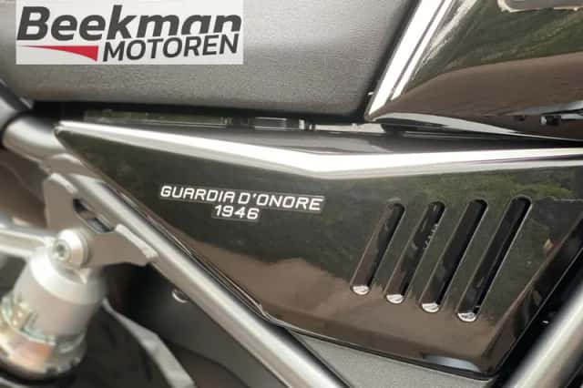 Moto Guzzi V85 TT (2024) thumbnail 6
