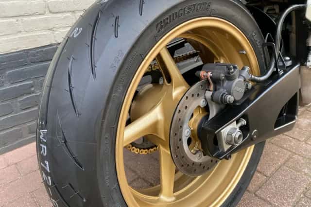 Yamaha YZF-R1 (2009) thumbnail 4