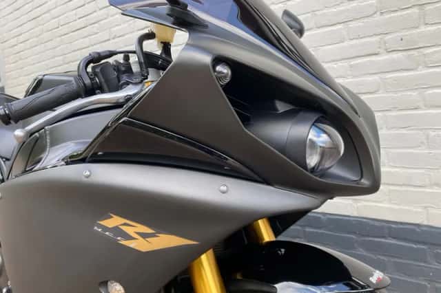 Yamaha YZF-R1 (2009) thumbnail 6