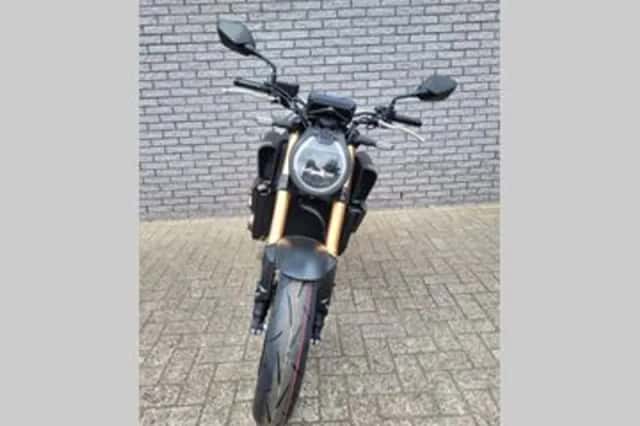 Honda CB650R (2025) thumbnail 2