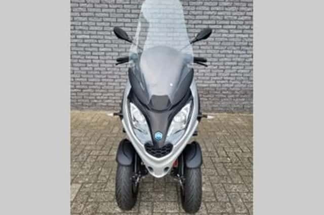 Piaggio MP3 300 HPE (2024) thumbnail 2