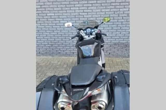 Honda VFR800 (2006) thumbnail 4