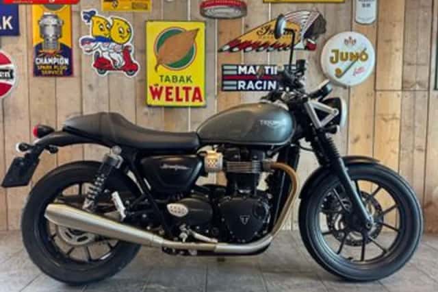 Triumph Street Twin (2017) thumbnail 1