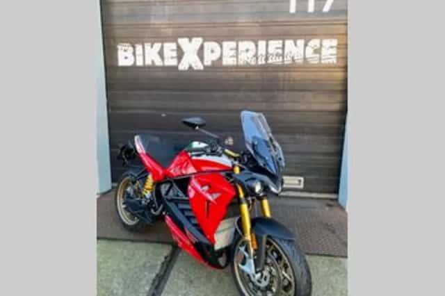 Energica Ribelle RS Tricolore (2022) thumbnail 1