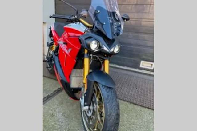 Energica Ribelle RS Tricolore (2022) thumbnail 2
