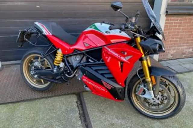 Energica Ribelle RS Tricolore (2022) thumbnail 3