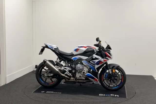 BMW M 1000 R (2024) thumbnail 2