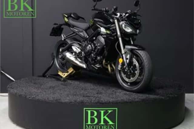 Triumph Street Triple RS (2024) thumbnail 1