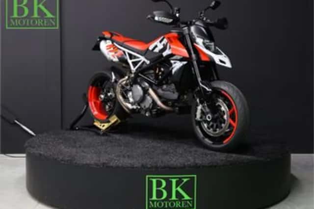 Ducati Hypermotard 950 RVE (2025) thumbnail 1