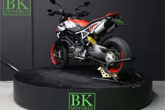 Ducati Hypermotard 950 RVE (2025) thumbnail 4