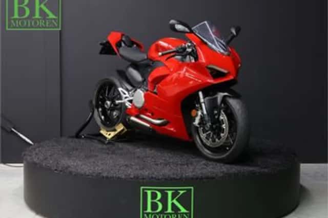 Ducati Panigale V2 (2023) thumbnail 1