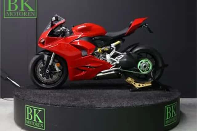Ducati Panigale V2 (2023) thumbnail 3