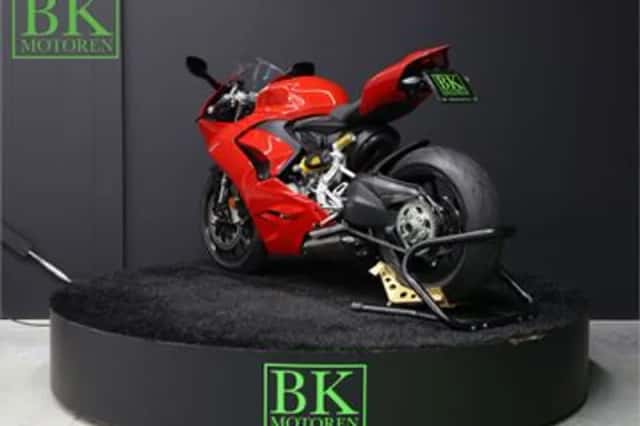 Ducati Panigale V2 (2023) thumbnail 4