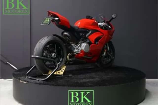 Ducati Panigale V2 (2023) thumbnail 5