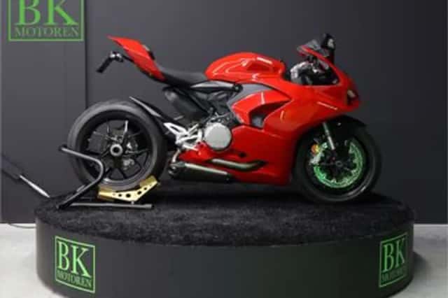Ducati Panigale V2 (2023) thumbnail 6
