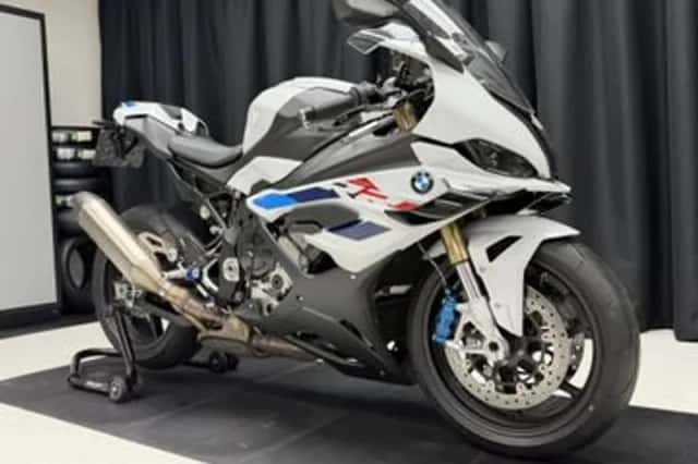 BMW S 1000 RR (2024) thumbnail 2