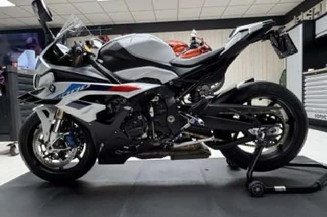 BMW S 1000 RR (2024) thumbnail 6