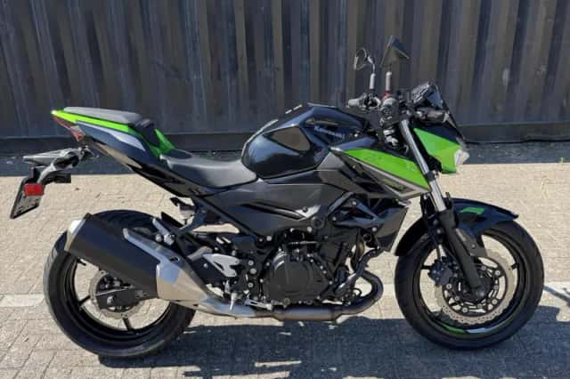 Kawasaki Z400 (2023) thumbnail 1