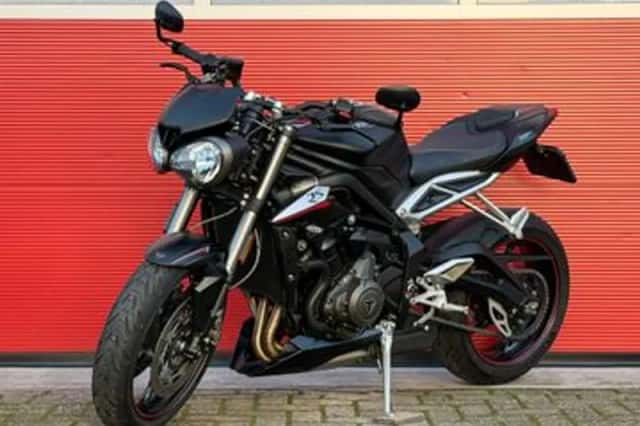 Triumph Street Triple RS (2020) thumbnail 3