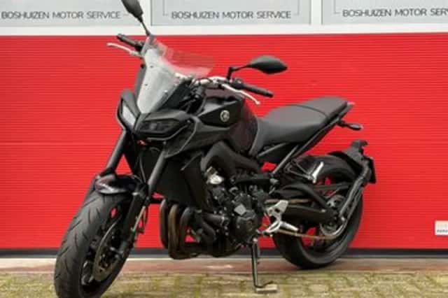 Yamaha MT-09 (2018) thumbnail 3