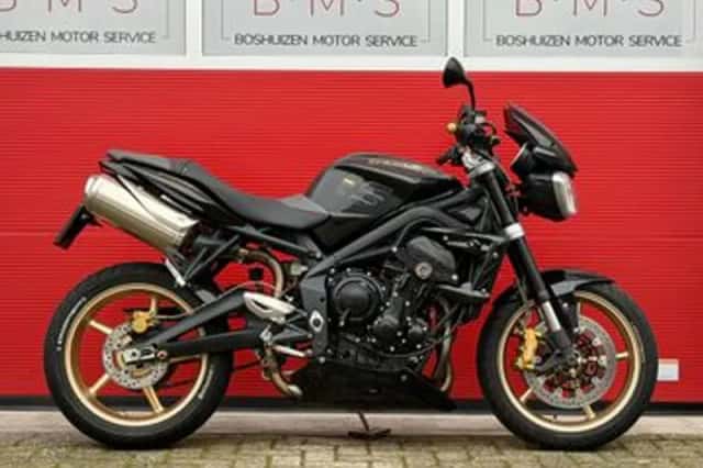 Triumph Street Triple R (2013) thumbnail 1