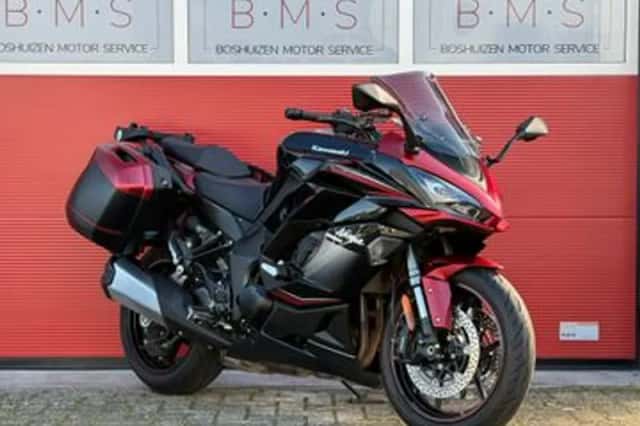 Kawasaki Ninja 1000SX (2024) thumbnail 2