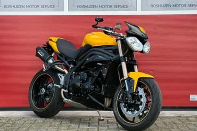 Triumph Speed Triple (2016) thumbnail 2