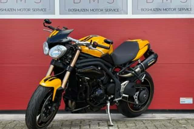 Triumph Speed Triple (2016) thumbnail 3
