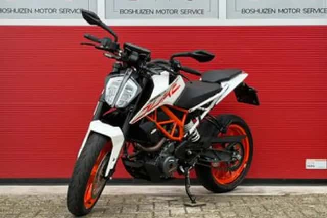KTM 390 Duke (2018) thumbnail 3