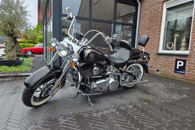Harley-Davidson Softail (2012) thumbnail 2