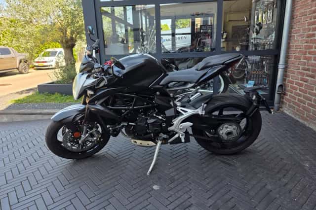 MV Agusta Brutale 800 (2019) thumbnail 1