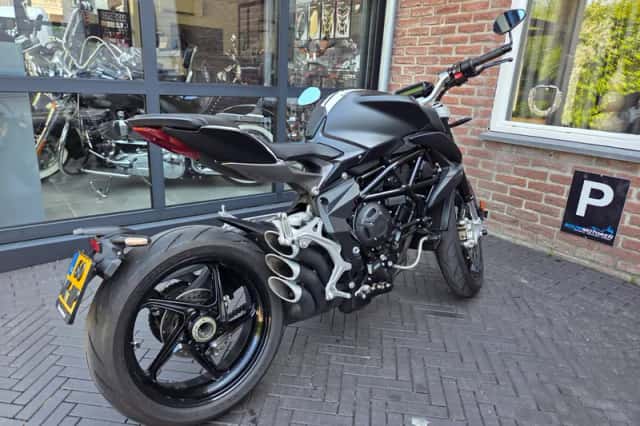MV Agusta Brutale 800 (2019) thumbnail 4