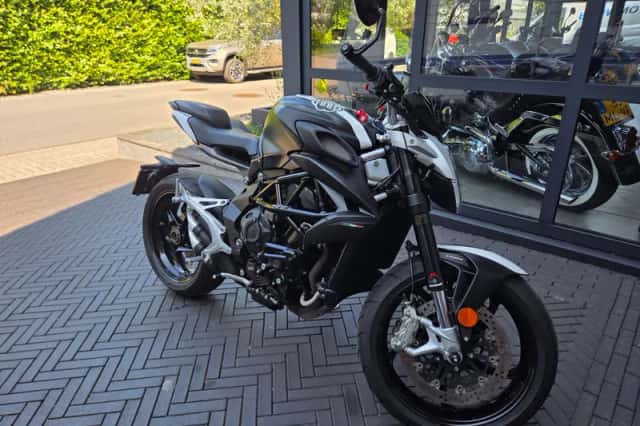 MV Agusta Brutale 800 (2019) thumbnail 5