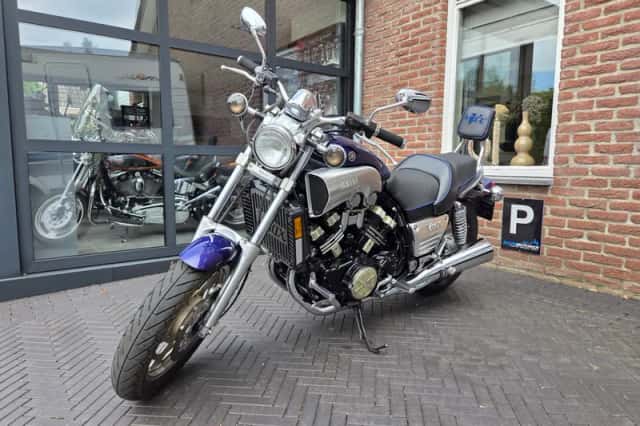Yamaha VMX 1200 (1995) thumbnail 2