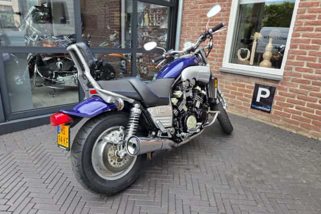 Yamaha VMX 1200 (1995) thumbnail 5