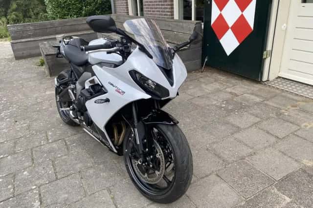 Triumph Daytona 660 (2025) thumbnail 2