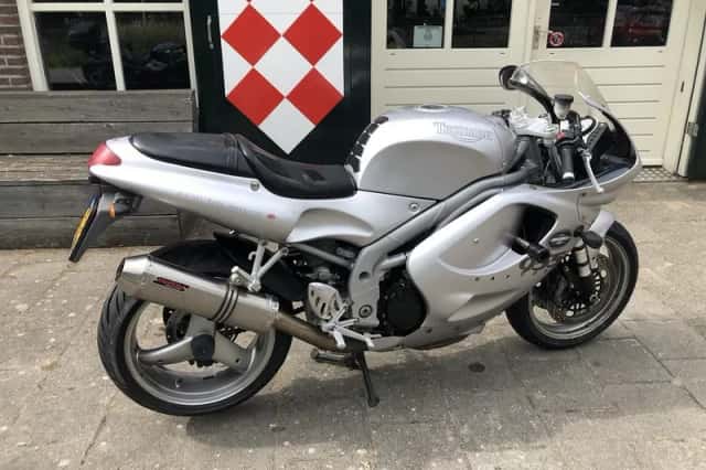 Triumph Daytona 955I (2000) thumbnail 1
