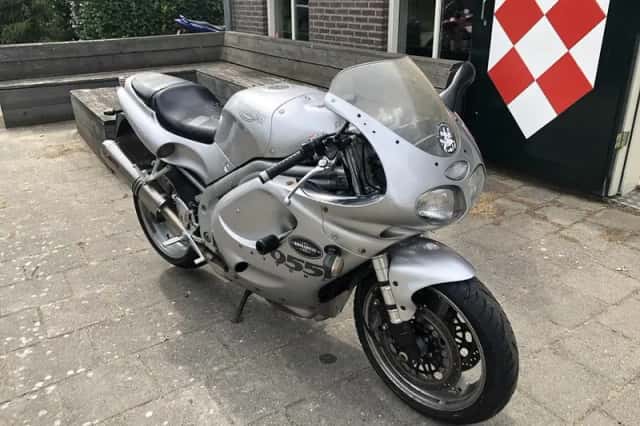 Triumph Daytona 955I (2000) thumbnail 2