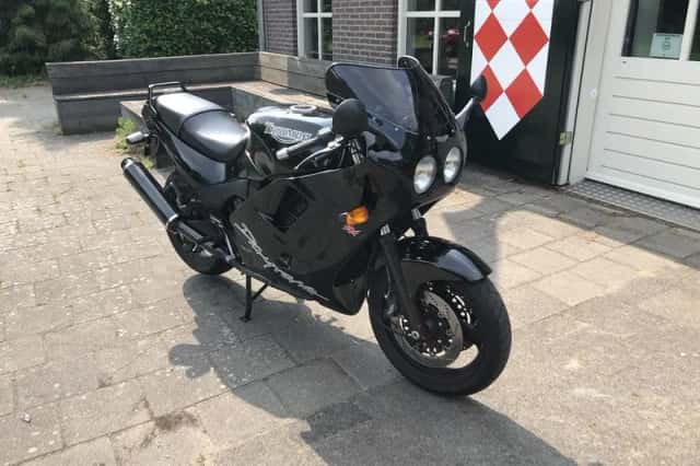 Triumph Daytona 900 (1996) thumbnail 2