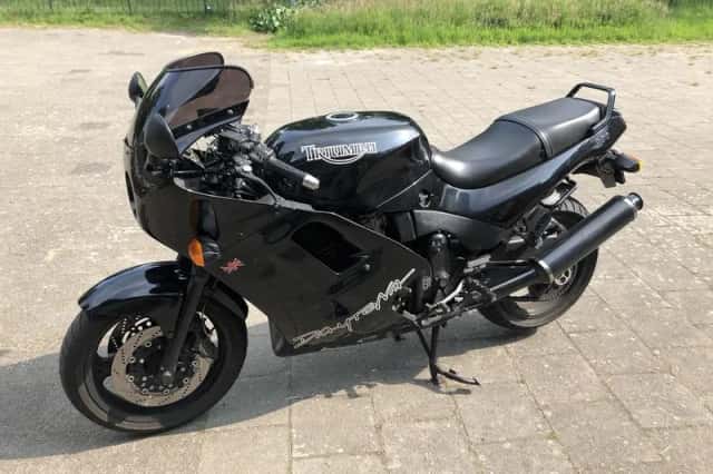 Triumph Daytona 900 (1996) thumbnail 5