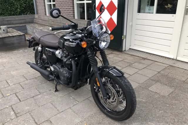 Triumph Bonneville T120 (2021) thumbnail 2