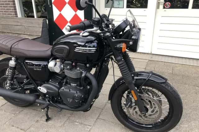 Triumph Bonneville T120 (2021) thumbnail 3