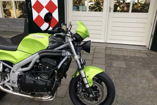 Triumph Speed Triple (2001) thumbnail 3
